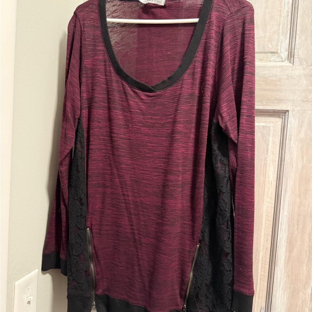 Women's Burgundy and Black Top